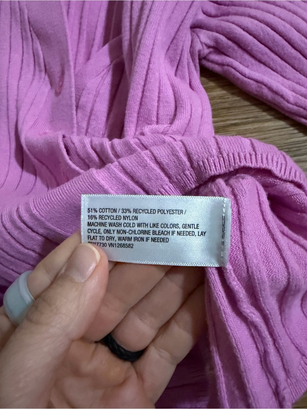 Women’s Universal Thread Pink Ribbed V-Neck Button-Front Cardigan- small - Picture 4 of 4